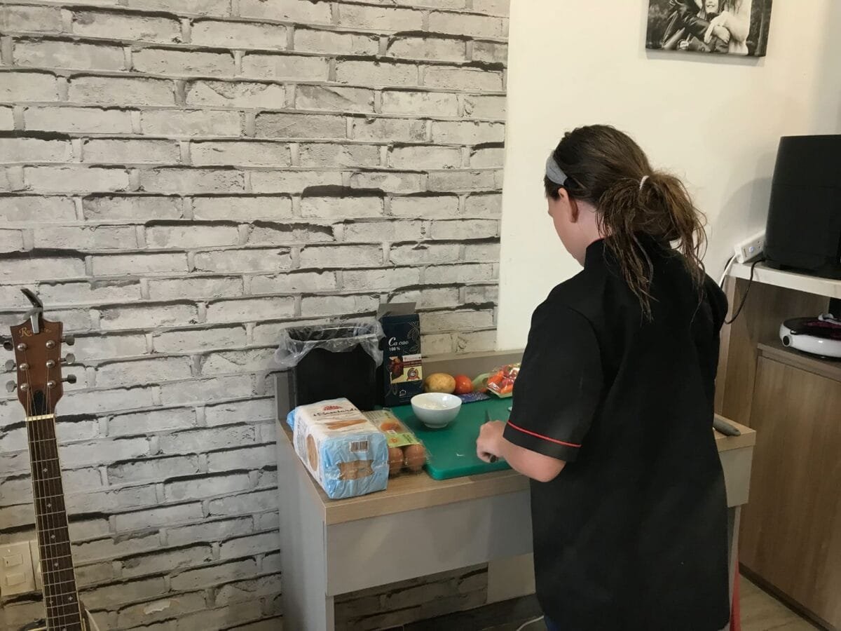 Maxine in her black chef's whites during the Level 1 Fun Lesson